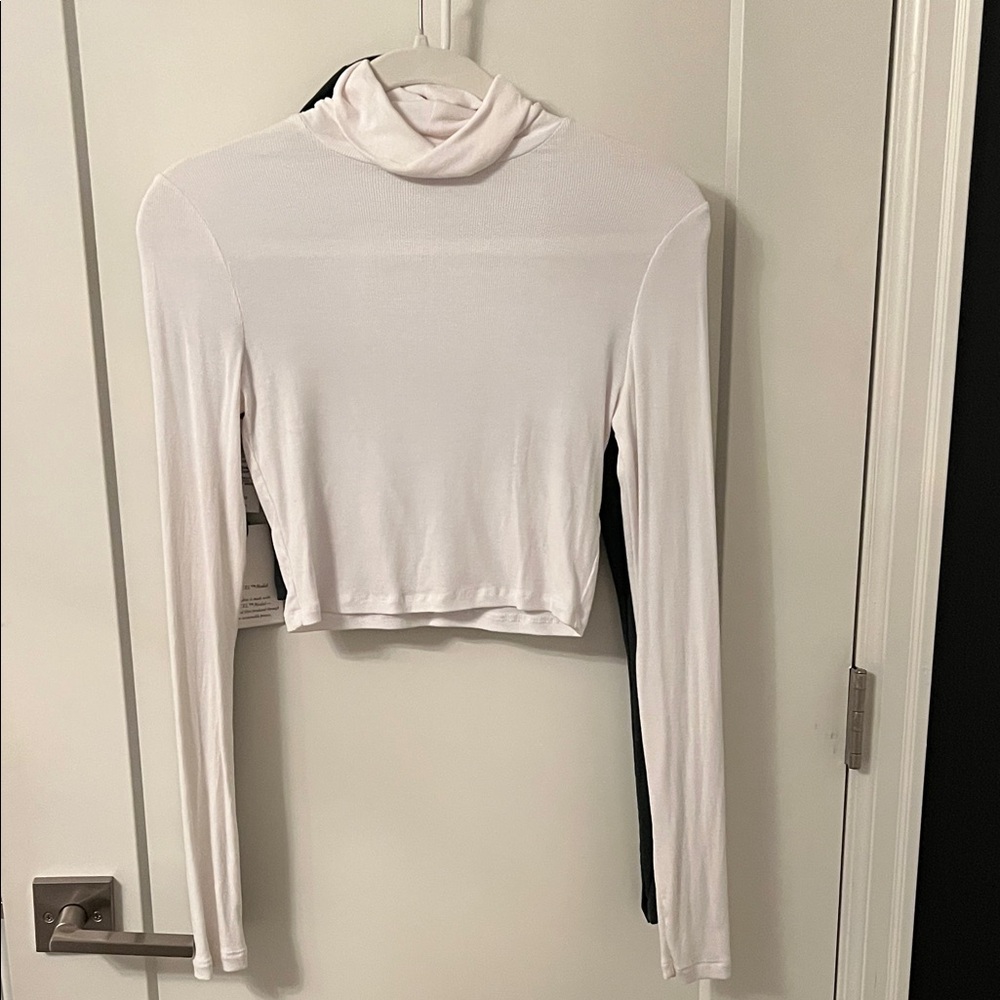 Aritzia freshman crop tops x 2 - Picture 5 of 5
